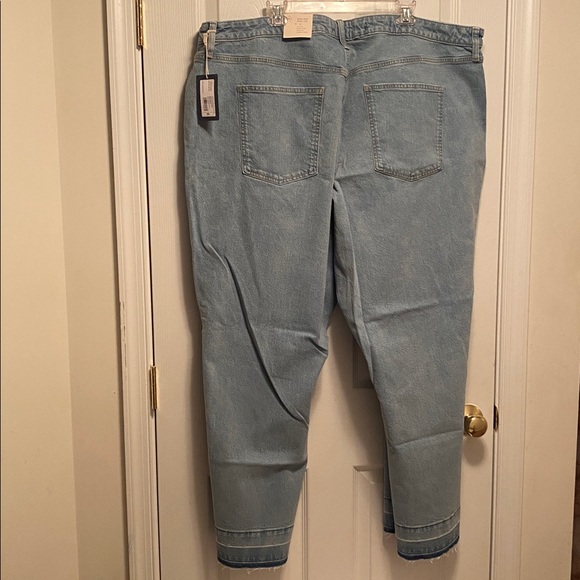 Universal Thread Women's Light Wash High-Rise Wide Leg Jeans…size 28 - Picture 2 of 7